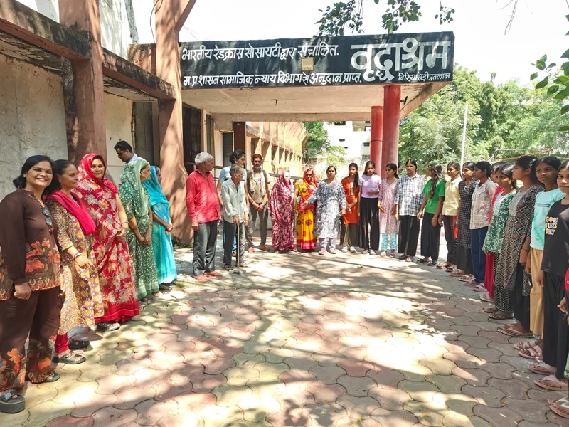 सेवा मेरा सहयोग अभियान के तहत वृद्धाश्रम एवं अपना घर आश्रम में सेवा गतिविधियां आयोजित की गई